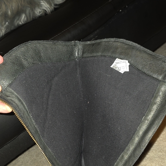 UGG Women's Black Winter Boots - Picture 5 of 16